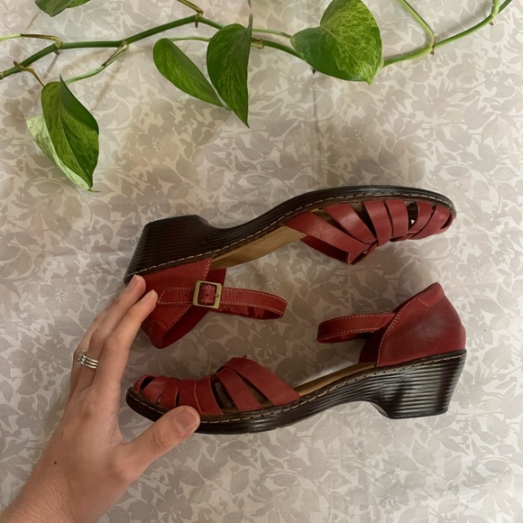 Clarks Women’s Wedge Fisherman Sandals - Picture 3 of 8